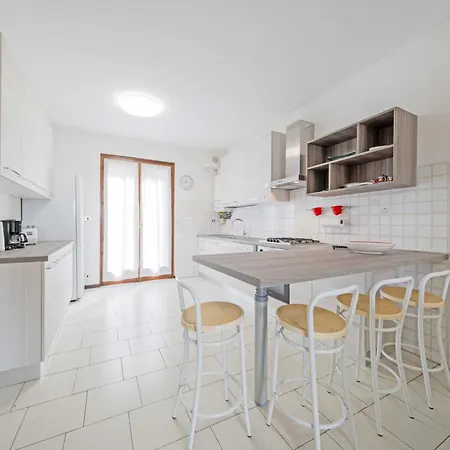 Апартаменты Casa Ruby - Geraeumige Mit Pool By Interhome Марленго