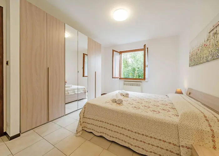 Апартаменты Casa Ruby - Geraeumige Mit Pool By Interhome *