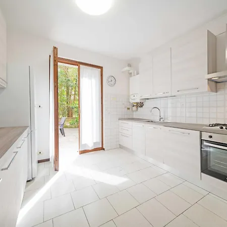 Appartement Casa Ruby - Geraeumige Mit Pool By Interhome Marling