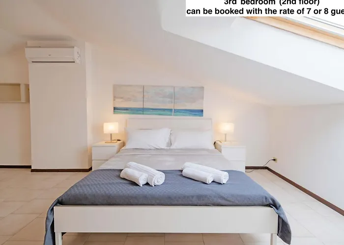 Casa Ruby - Geraeumige Mit Pool By Interhome Marling