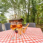 Apartman Casa Ruby - Geraeumige Mit Pool By Interhome *