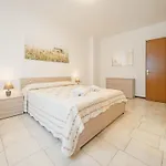 Casa Ruby - Geraeumige Mit Pool By Interhome Apartman
