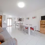 Casa Ruby - Geraeumige Mit Pool By Interhome * Marlengo