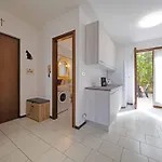아파트 Casa Ruby - Geraeumige Mit Pool By Interhome