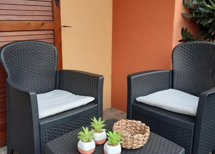 Casa Ruby - Geraeumige Mit Pool By Interhome