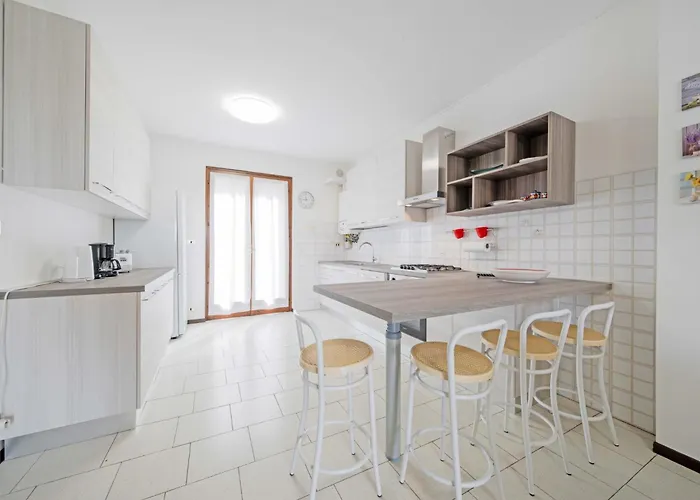 Apartment Casa Ruby - Geraeumige Mit Pool By Interhome Marling