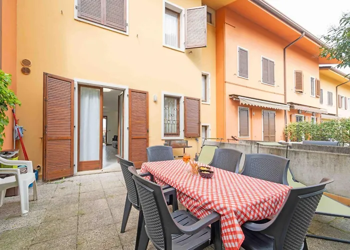 Apartment Casa Ruby - Geraeumige Mit Pool By Interhome