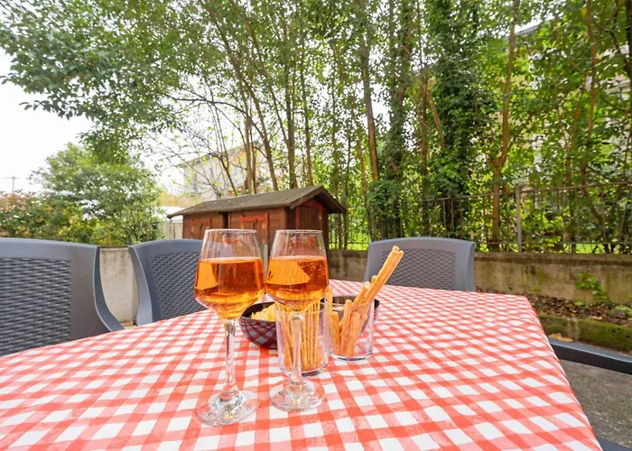 Apartman Casa Ruby - Geraeumige Mit Pool By Interhome *