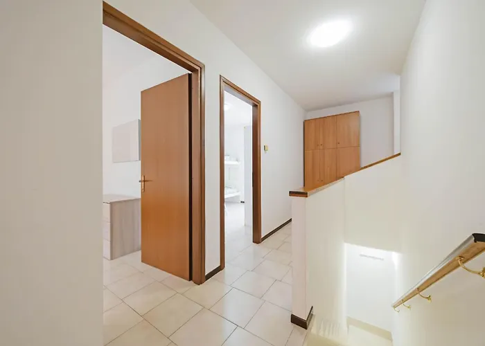 Casa Ruby - Geraeumige Mit Pool By Interhome *