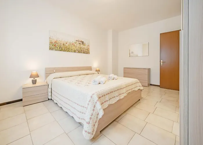 Casa Ruby - Geraeumige Mit Pool By Interhome Apartman